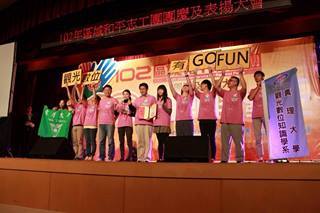 恭賀~ 簡紹琦老師帶領觀數系『觀數有GO FUN志工團隊』榮獲『教育部青年署全國志工大賽科技類第二名圖片